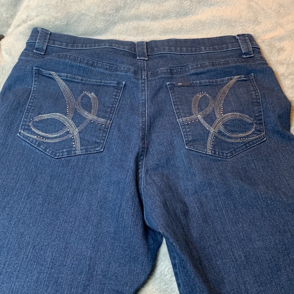 NWOT Lee Classic Fit Capris - Picture 6 of 7